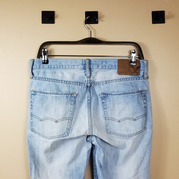 American Eagle Light Wash Original Straight Jeans Size 30x32 - Picture 6 of 9